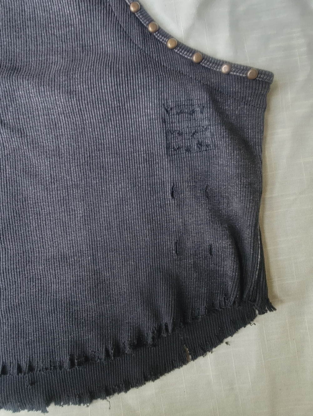 We The Free People Look Back At It Distressed Black Raw-Hem Studded Cropped Tank - Picture 7 of 16